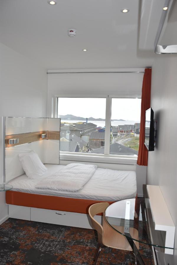 Hhe Express Hotel Nuuk Exterior photo