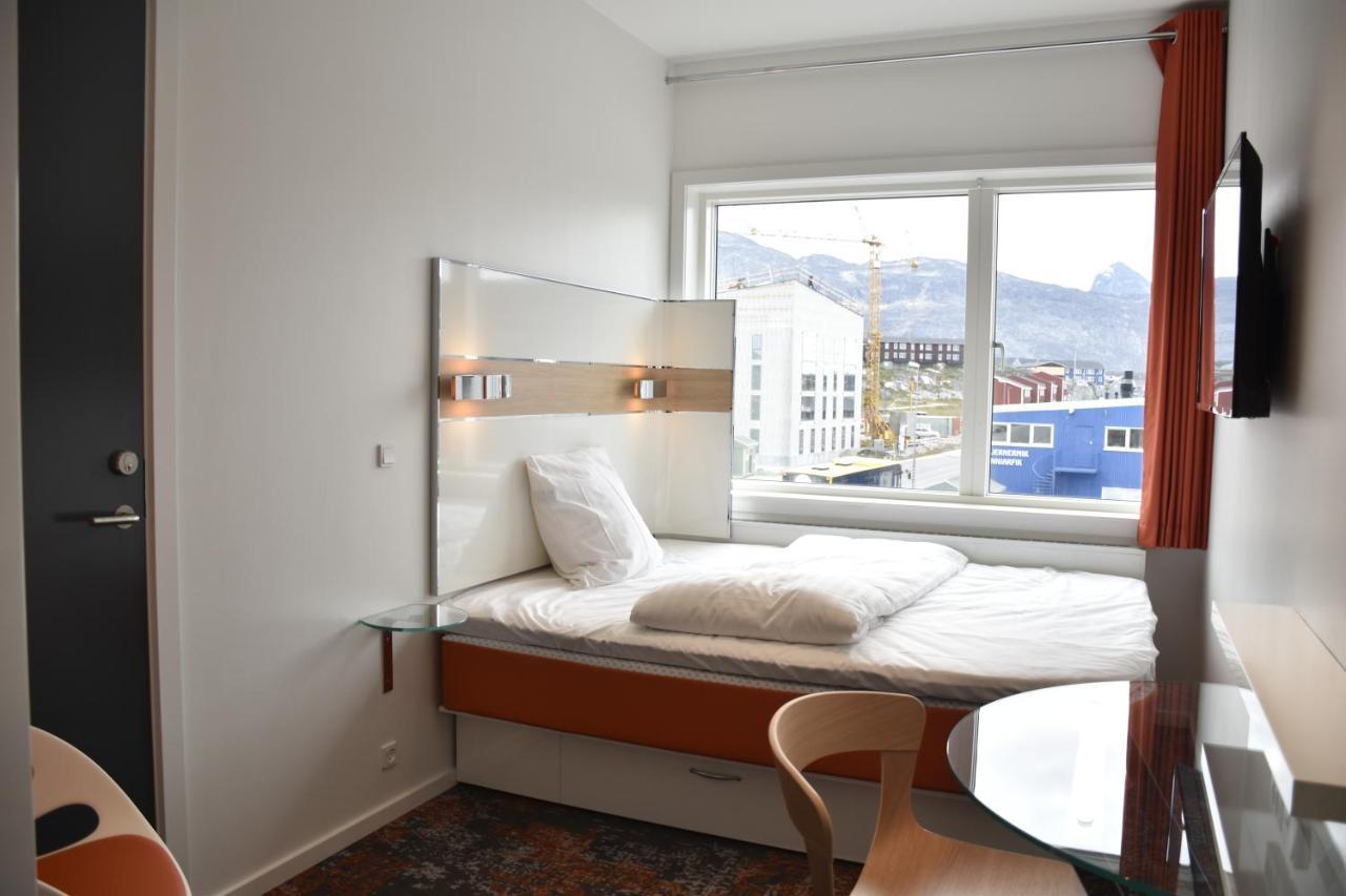 Hhe Express Hotel Nuuk Exterior photo