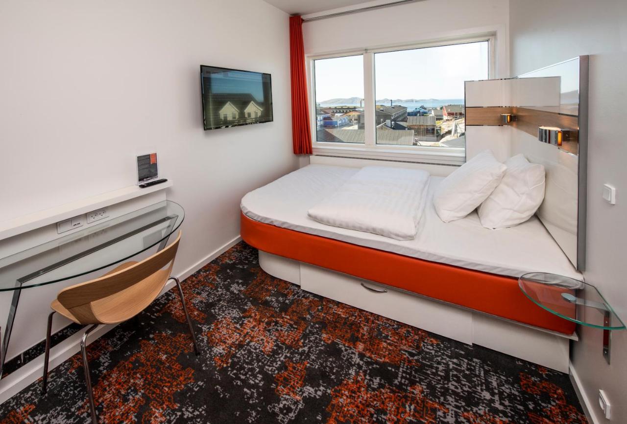 Hhe Express Hotel Nuuk Exterior photo