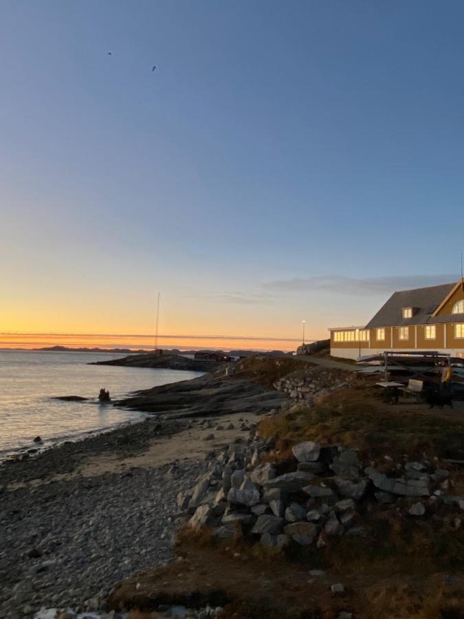 Hhe Express Hotel Nuuk Exterior photo