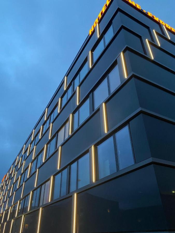 Hhe Express Hotel Nuuk Exterior photo