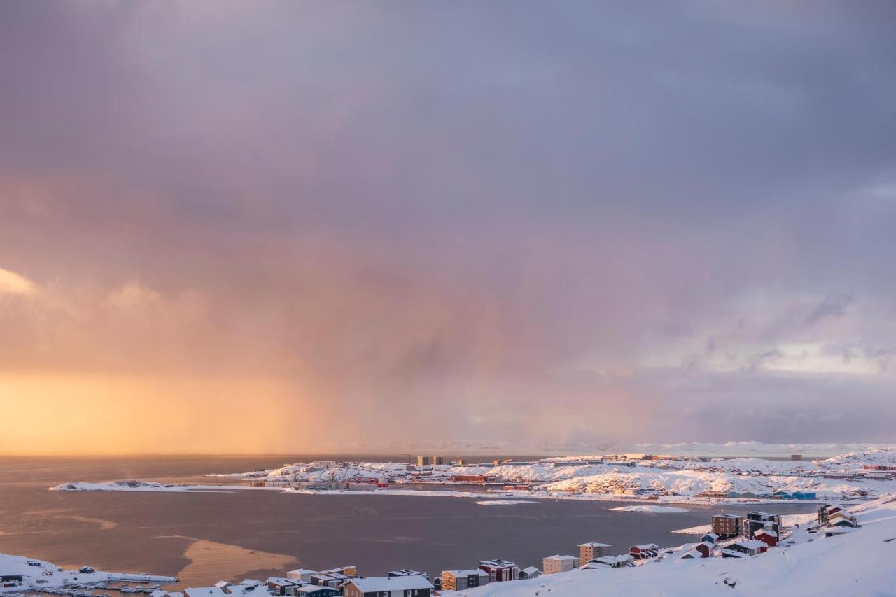 Hhe Express Hotel Nuuk Exterior photo