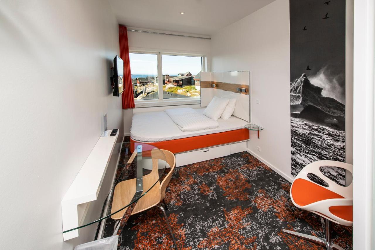 Hhe Express Hotel Nuuk Exterior photo