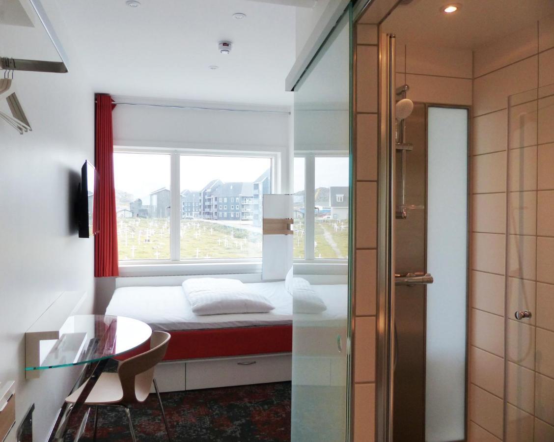 Hhe Express Hotel Nuuk Exterior photo