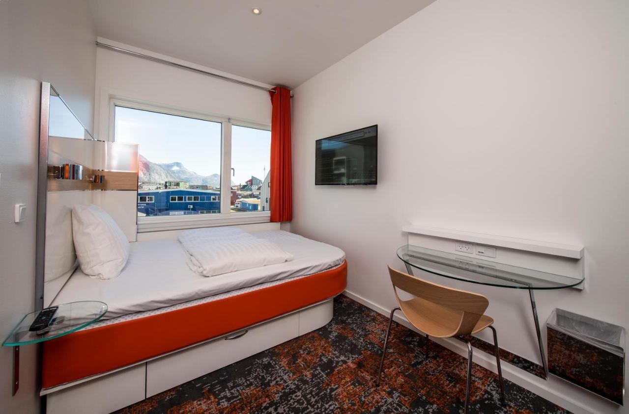 Hhe Express Hotel Nuuk Exterior photo